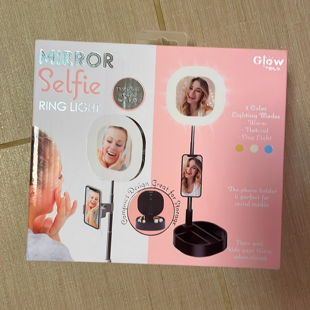 Mirror Selfie Ring Light (NEW/UNOPENED)